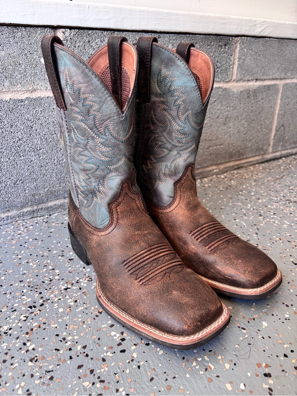 Men's ARIAT Brown Leather Western Cowboy Boots with Blue Shaft